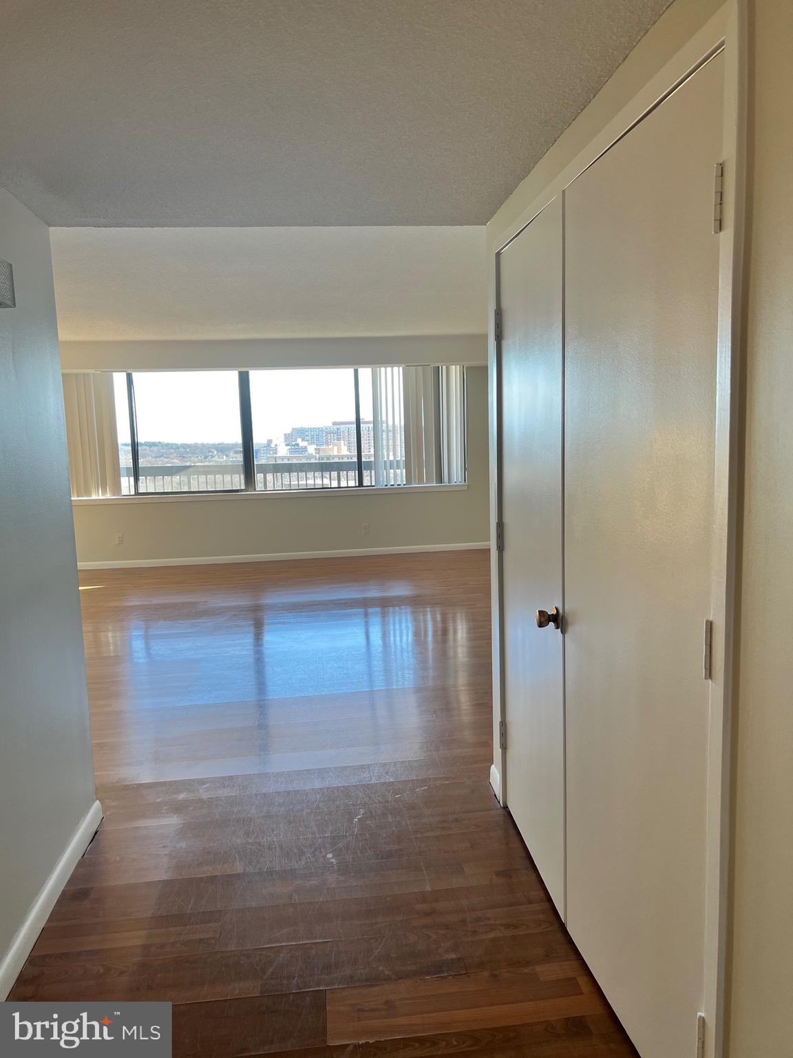 SKYLINE HOUSE - Residential