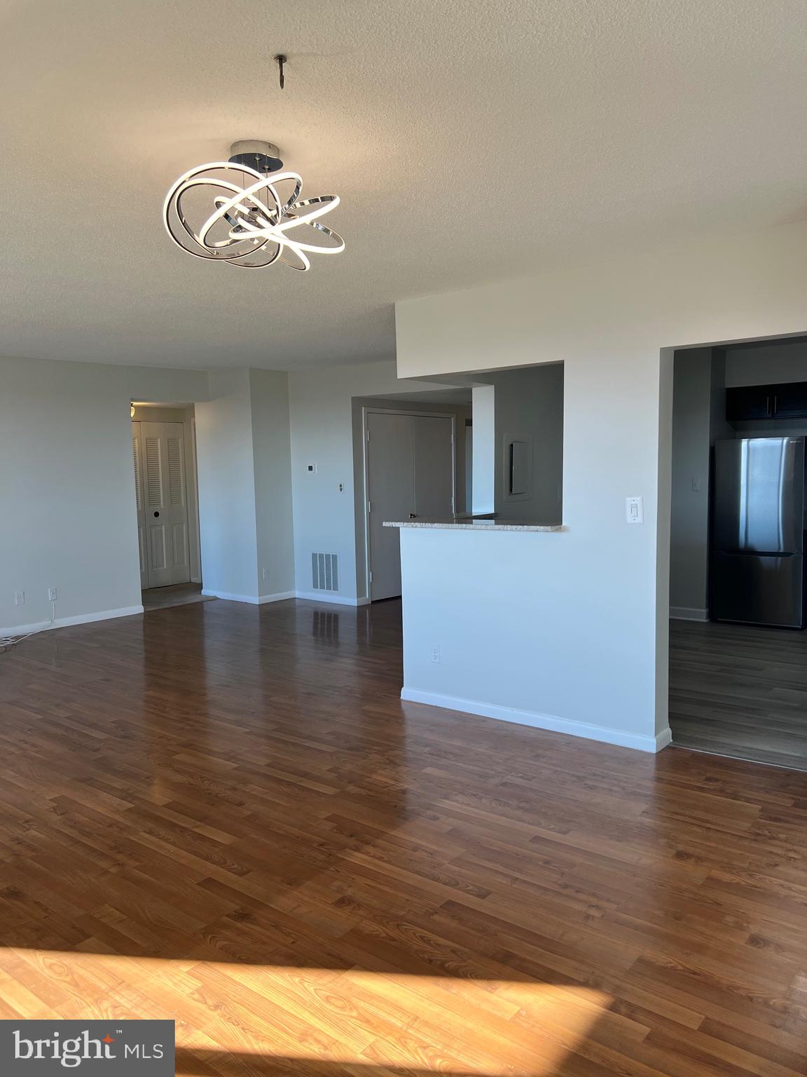 SKYLINE HOUSE - Residential