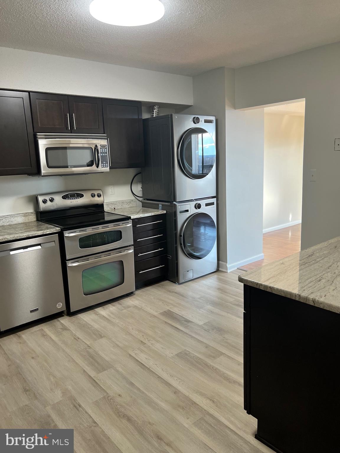 SKYLINE HOUSE - Residential