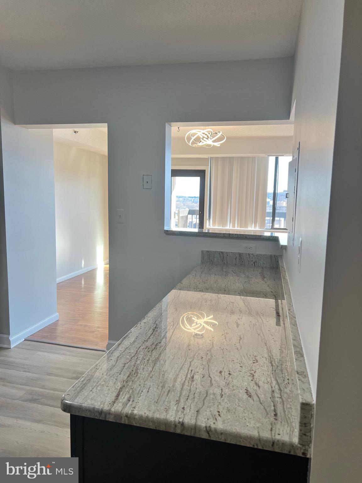 SKYLINE HOUSE - Residential