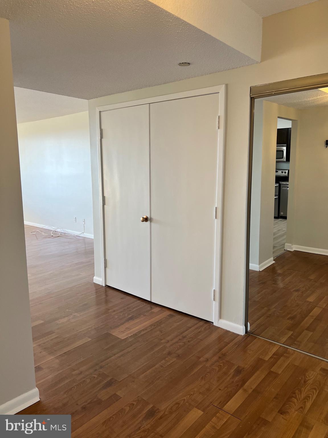 SKYLINE HOUSE - Residential