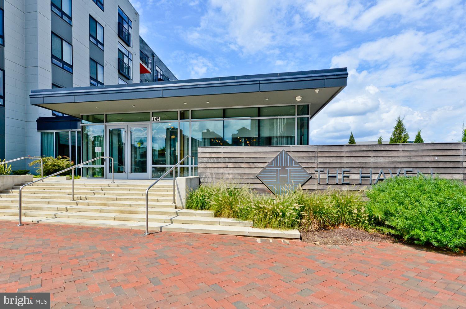 NATIONAL HARBOR - Residential Lease