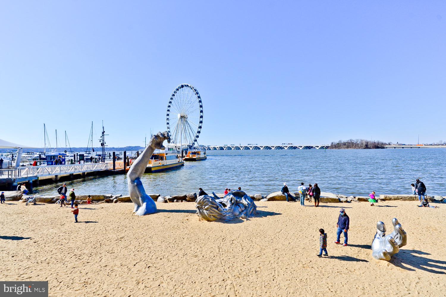 NATIONAL HARBOR - Residential Lease