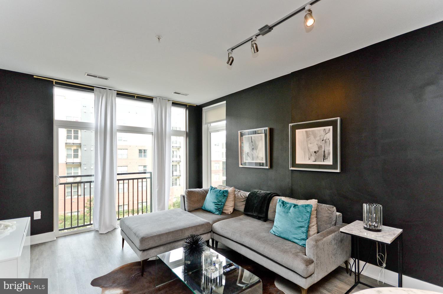 NATIONAL HARBOR - Residential Lease