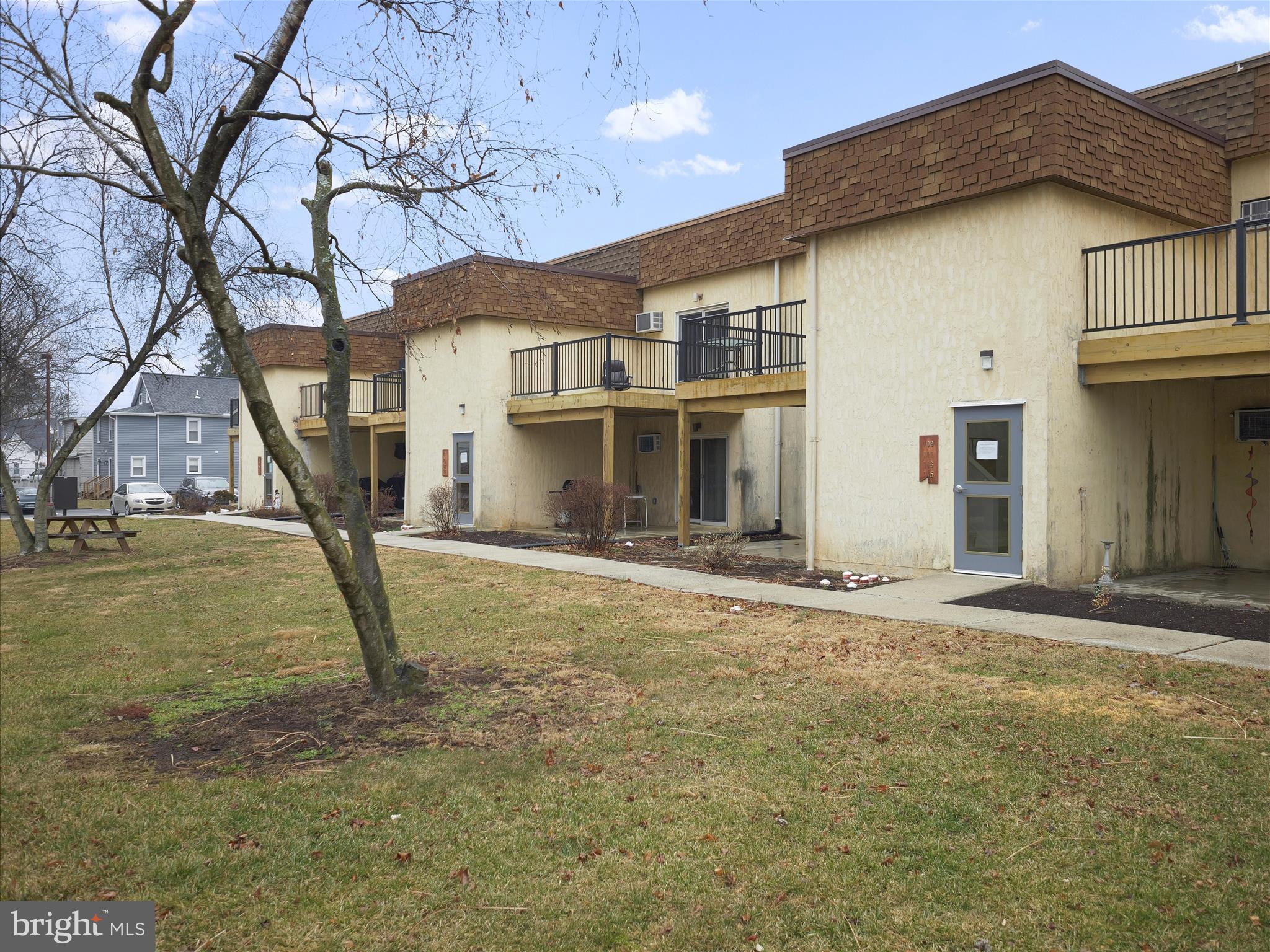 RENAISSANCE GARDENS CONDOMINIUMS - Residential