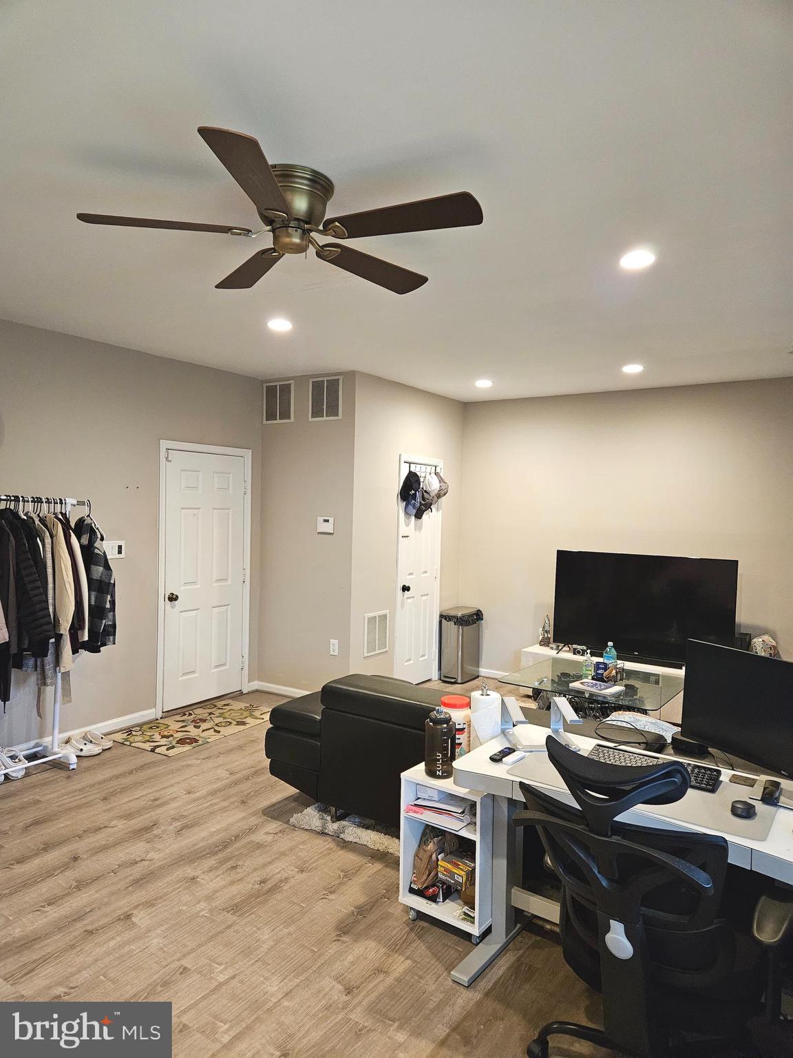 GREENS AT FAIR LAKES - Residential Lease