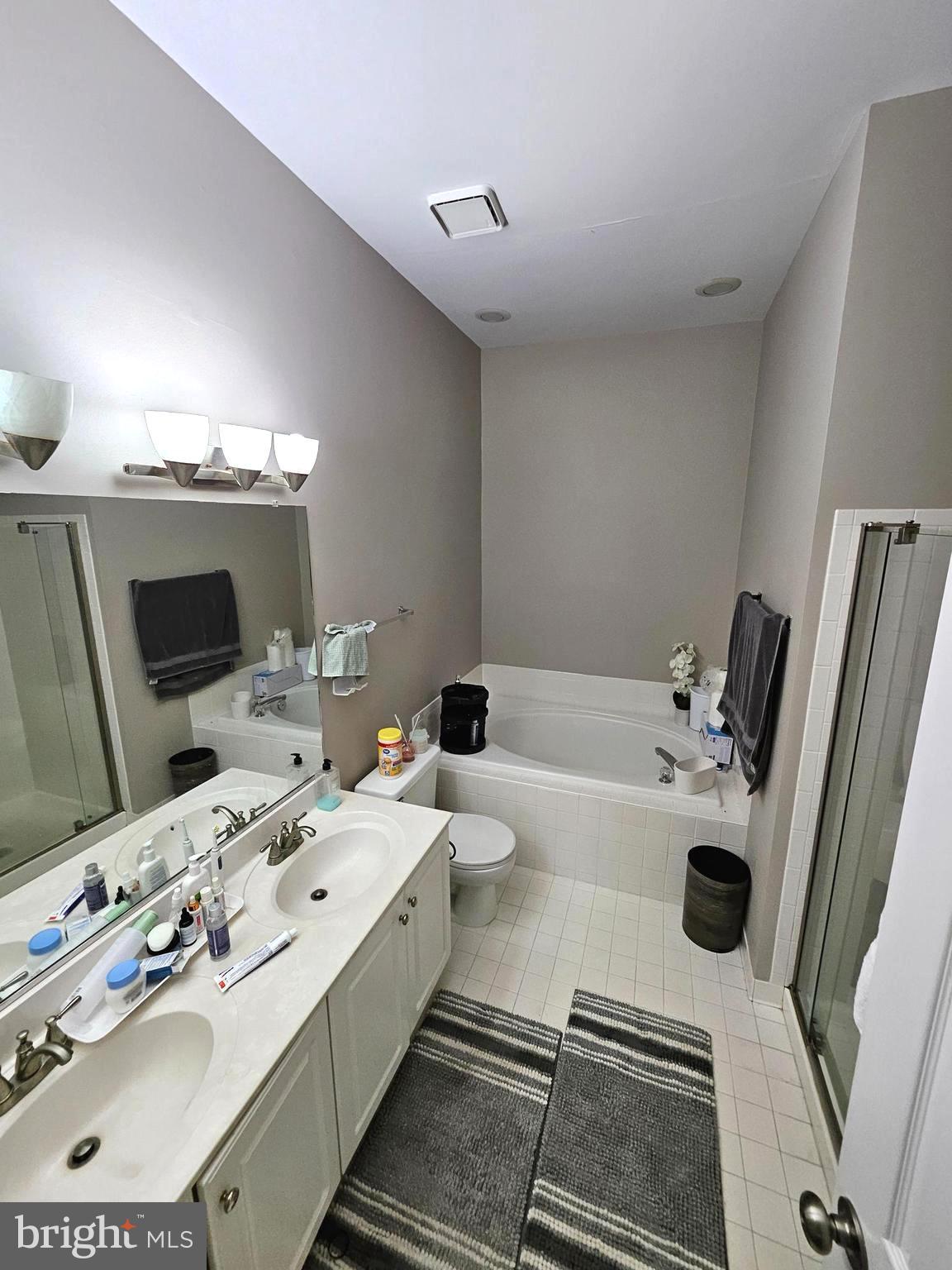 GREENS AT FAIR LAKES - Residential Lease