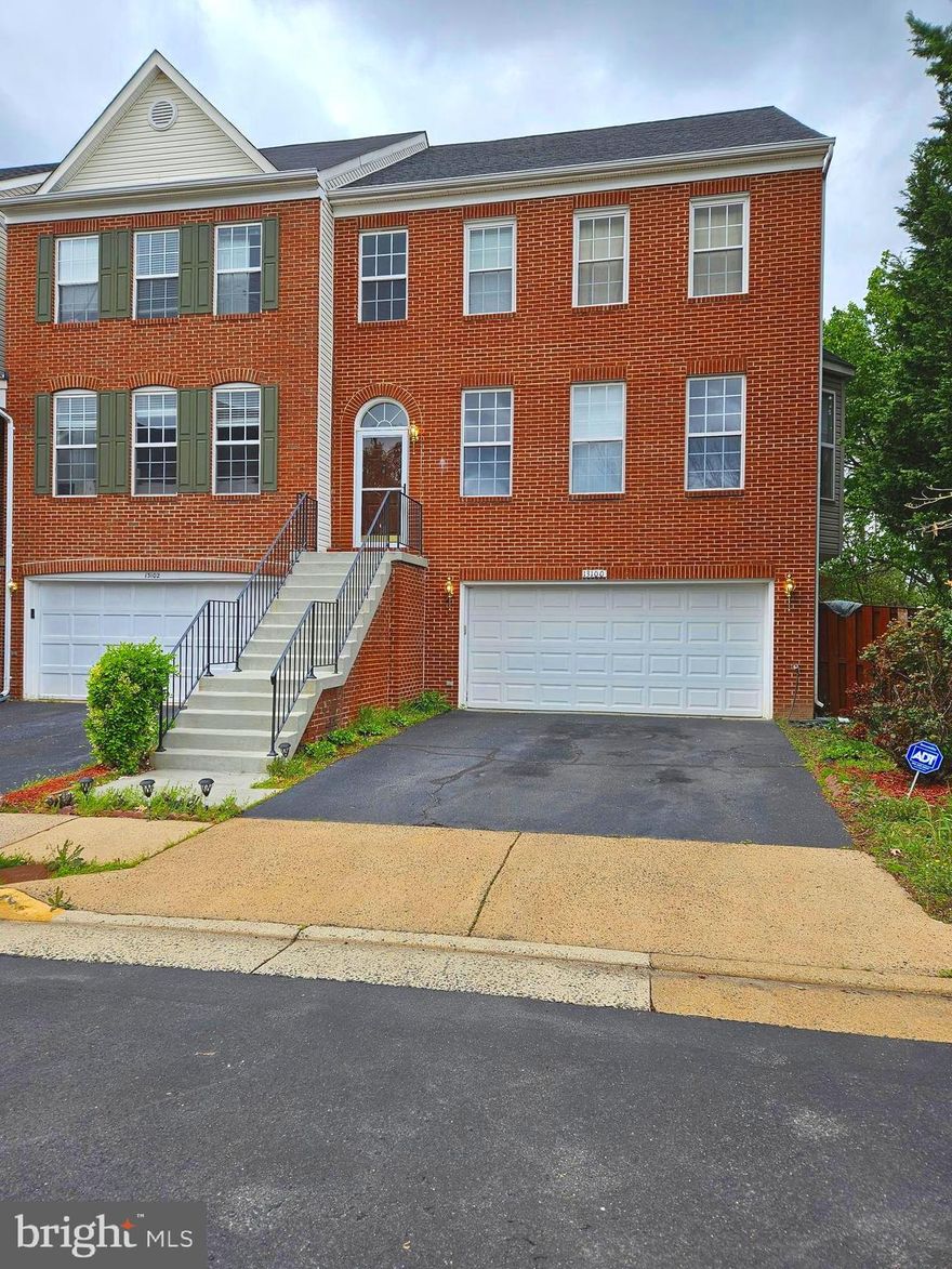 HUGE CENTEX BUILT BRICK FRONT END UNIT*** TWO CAR GARAGE ***  OPEN FLOOR PLAN 3 FINISHED LEVELS*** 2 STORY FOYER***  HARDWOOD FLOORS ALL LEVELS*** BAY WINDOW***  FIREPLACE*** STAINLESS STEEL APPLIANCES*** LOTS OFWINDOWS FOR NATURAL LIGHT***  LARGE FULLY FENCED LOT AND HUGE DECK  OVER LOOKING PRIVACY AND COMMMON AREA*** WALKOUT BASEMENT ***AWESOME LOCATION IN FAIRLAKES NEAR SHOPPING, RESTAURANTS, & I-66 *** DIRECT BUS TO VIENNA METRO EVERY 15MIN.HURRY!.