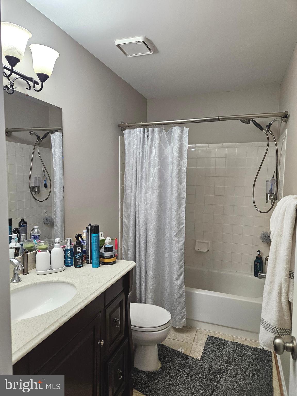 GREENS AT FAIR LAKES - Residential Lease