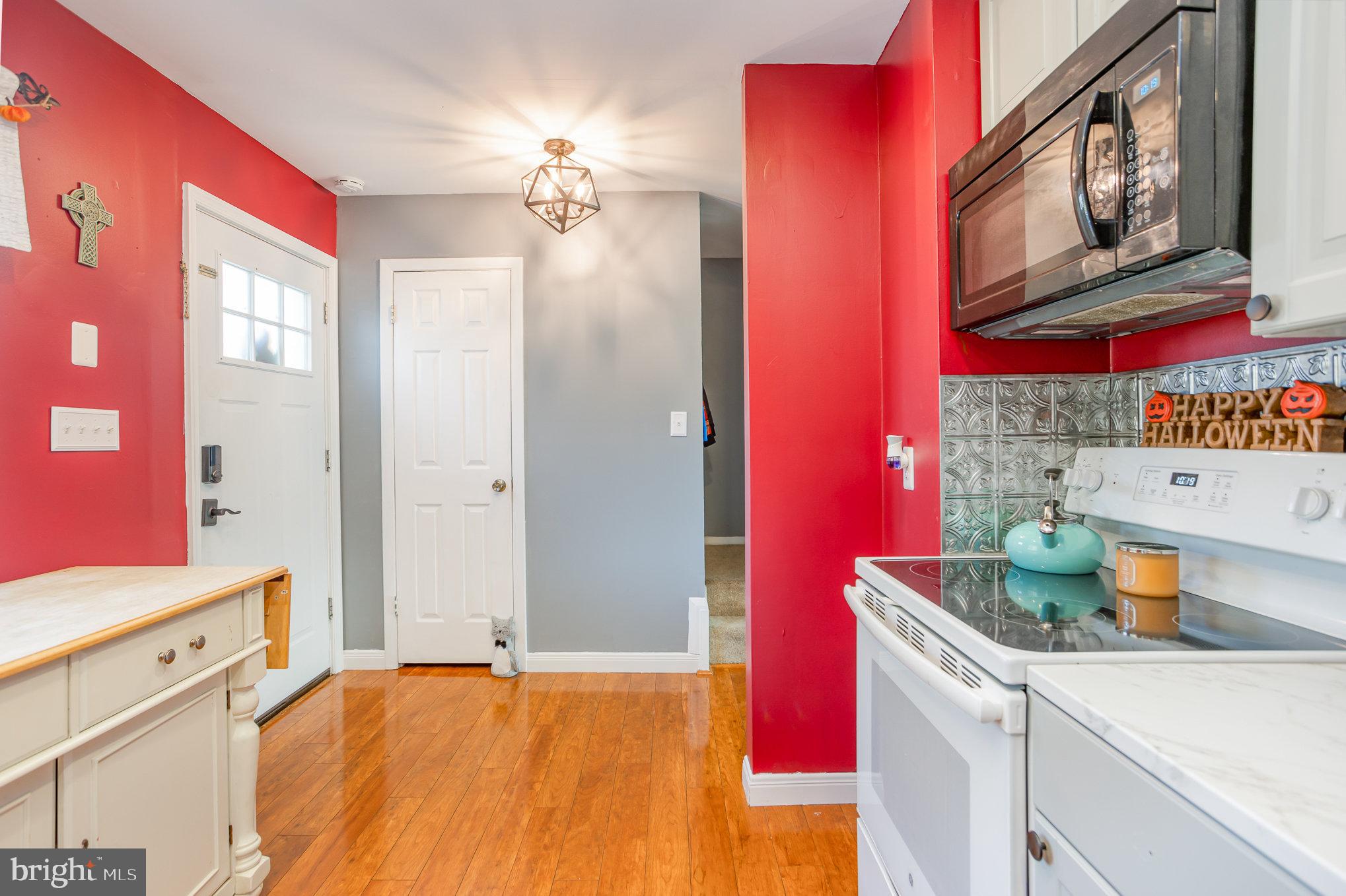 SEVEN COURTS - Residential