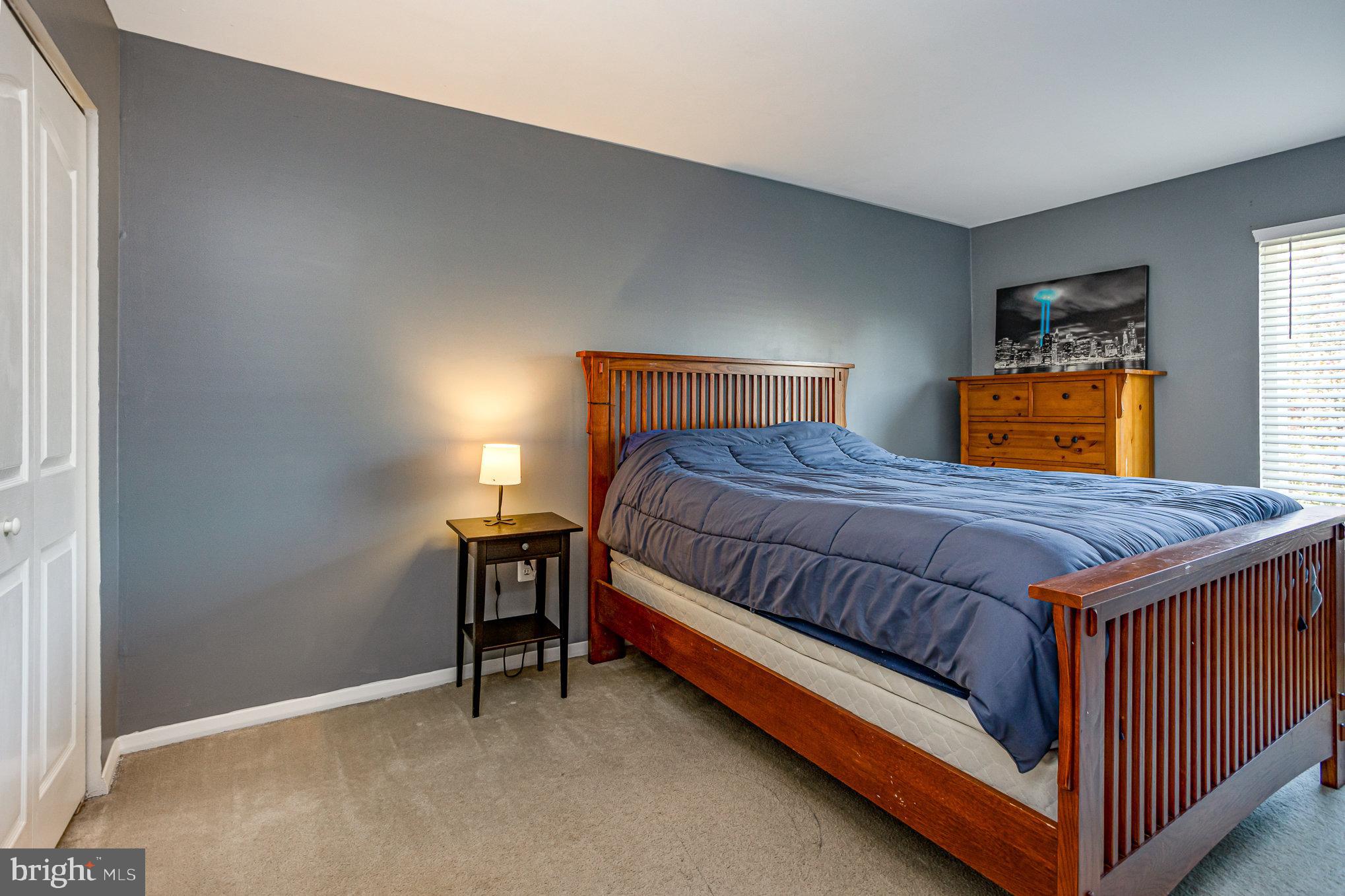 SEVEN COURTS - Residential