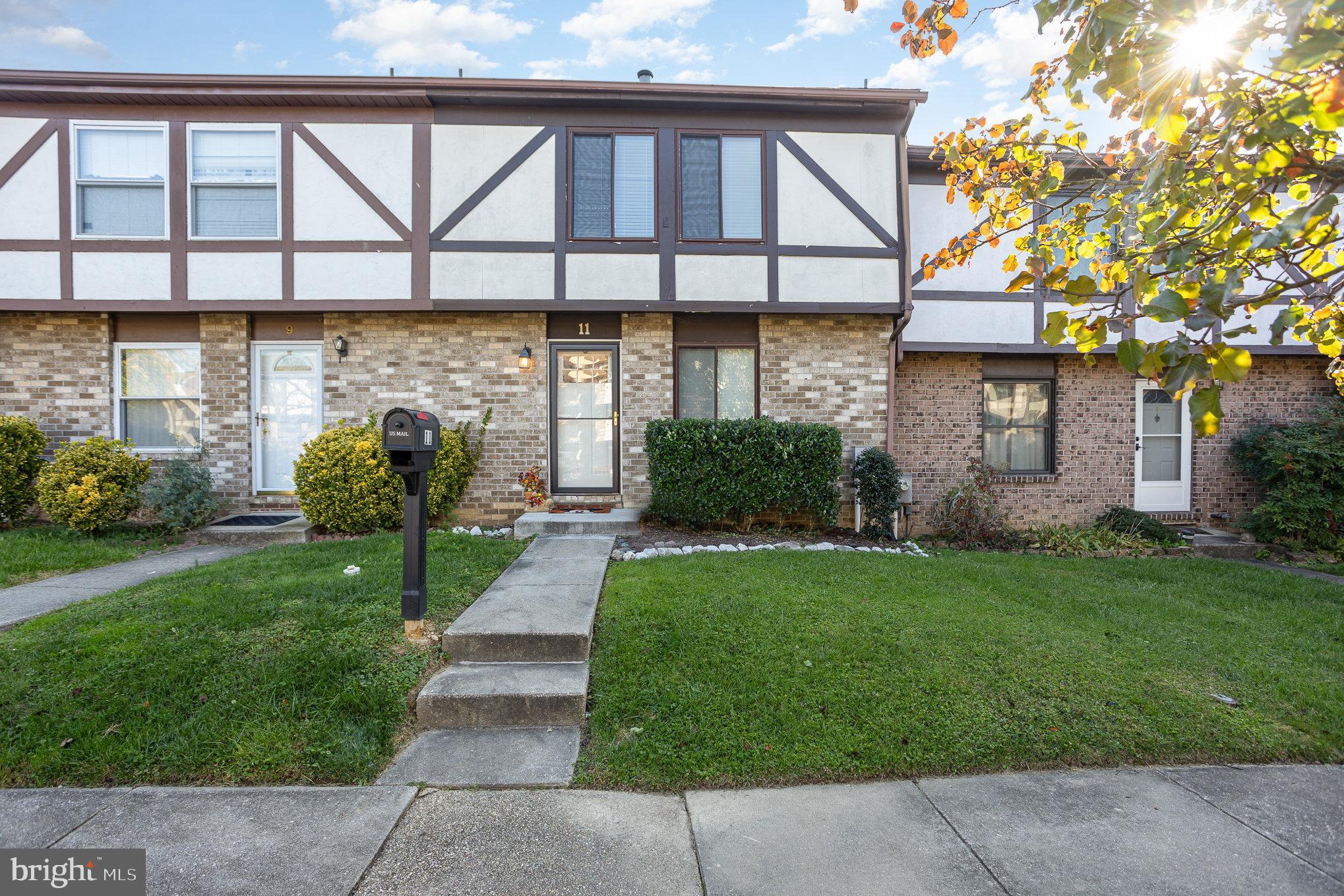 SEVEN COURTS - Residential