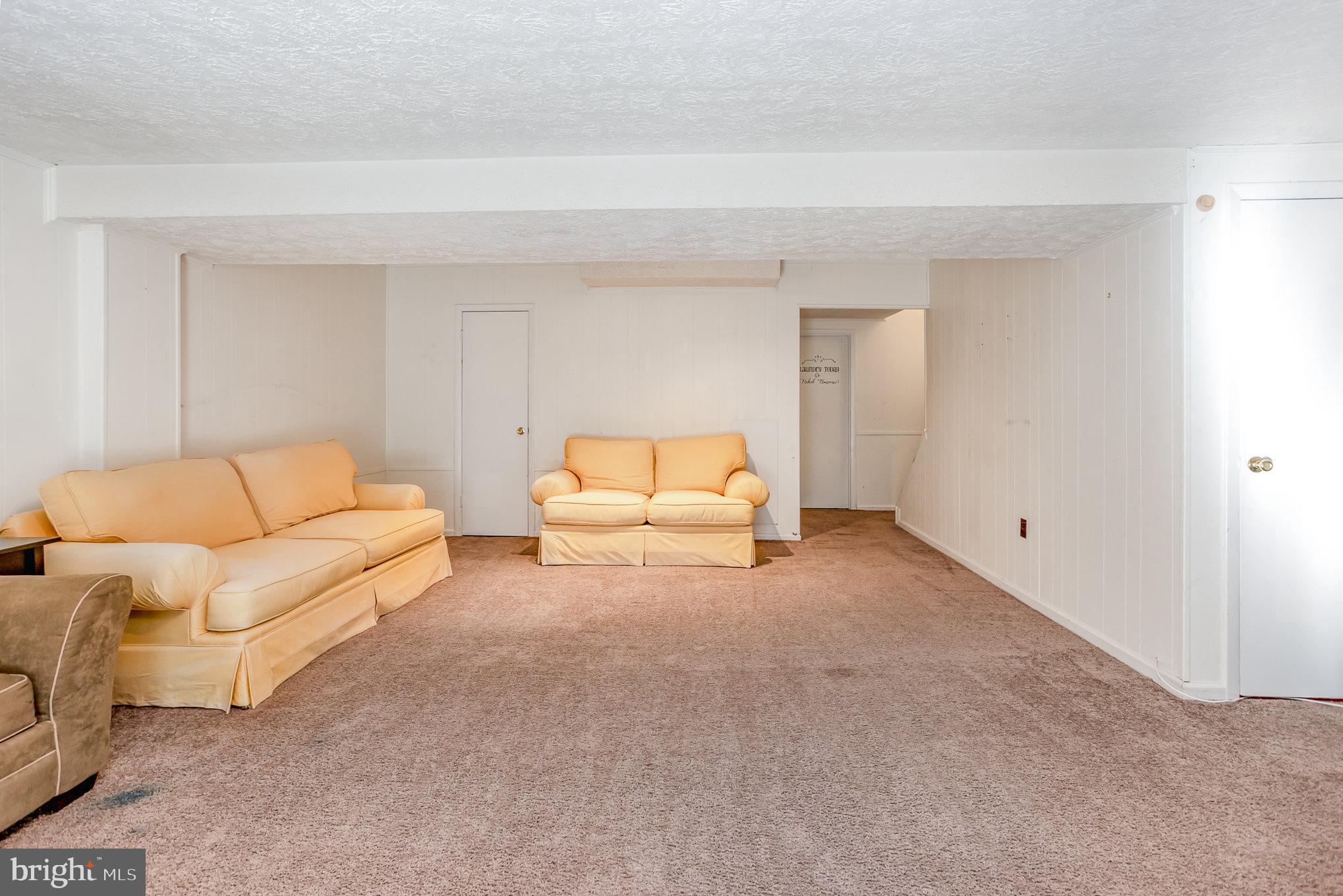 SEVEN COURTS - Residential