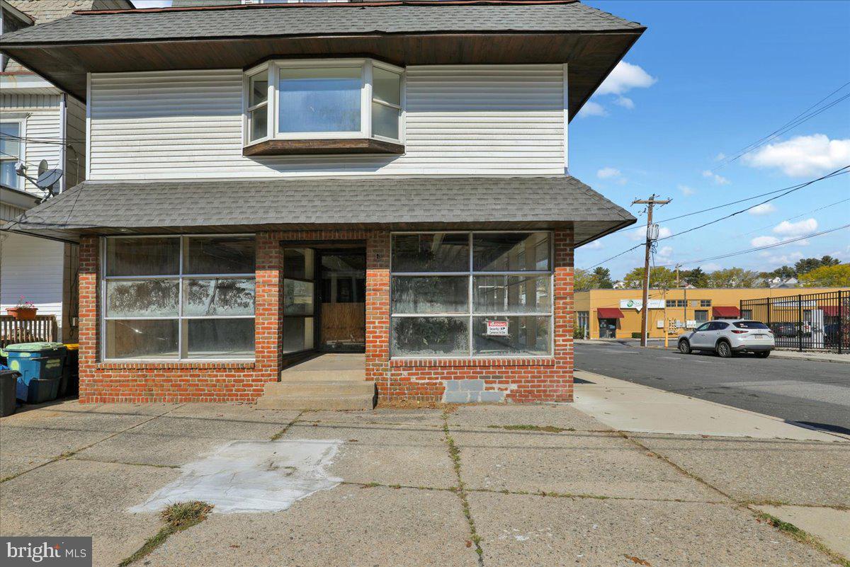 1942 W MARKET STREET
