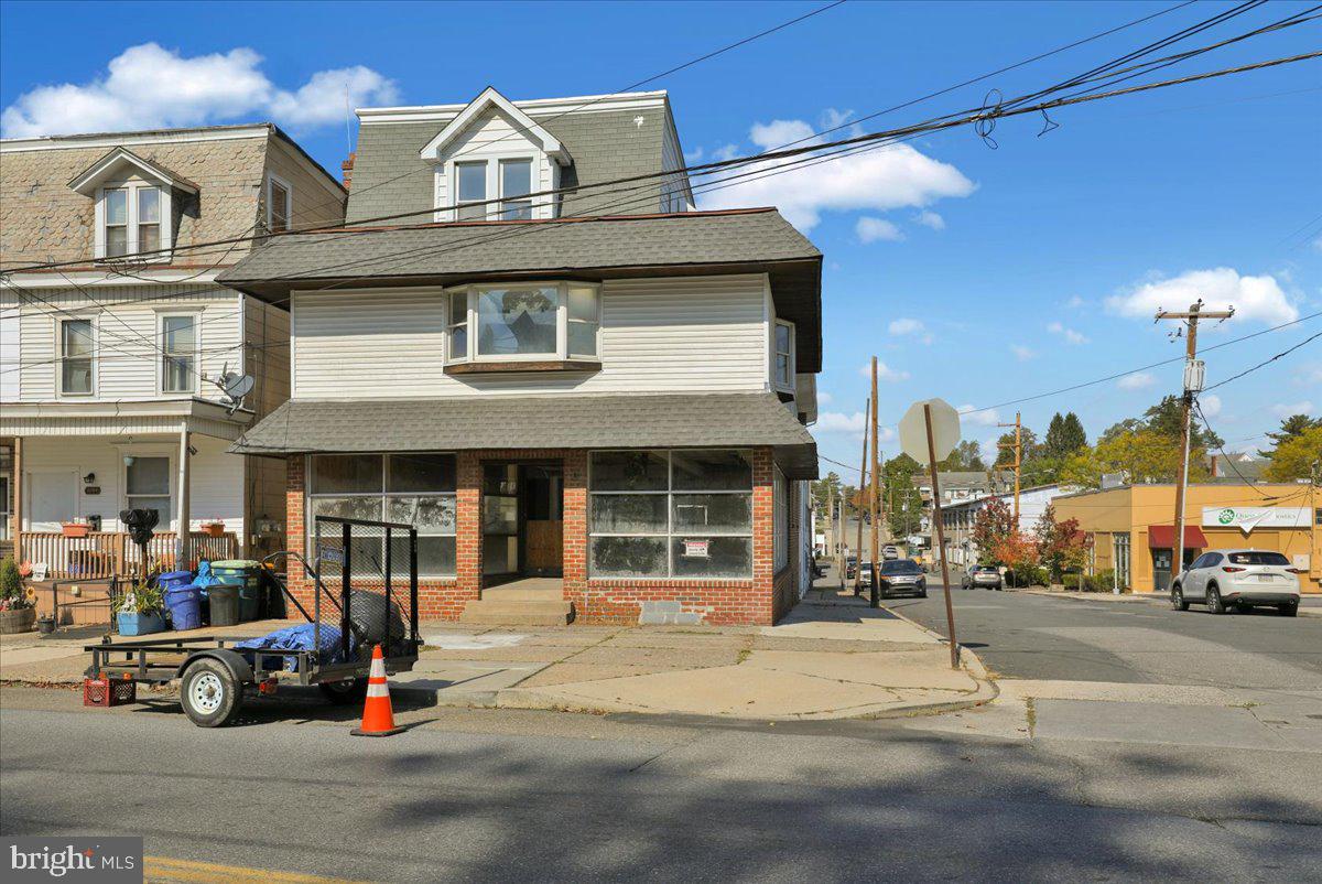 1942 W MARKET STREET