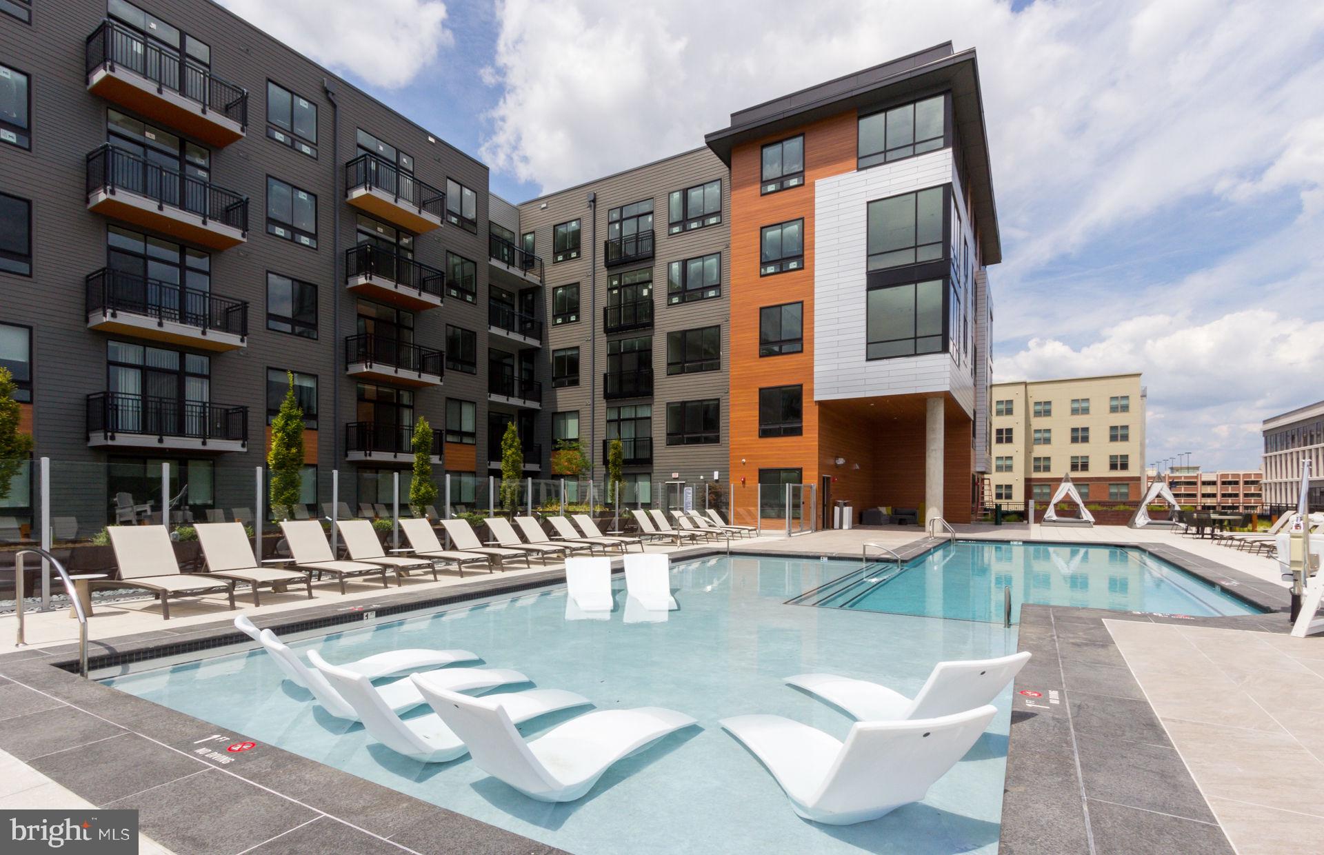 BLVD FLATS AT NATIONAL HARBOR - Residential