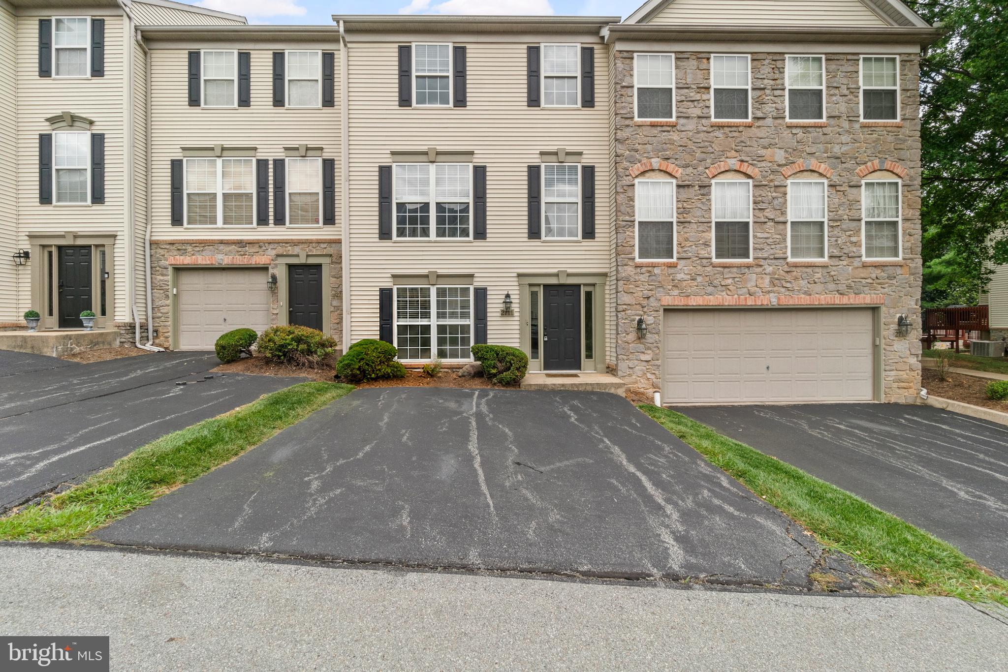 2711 HUNT CLUB DRIVE 62