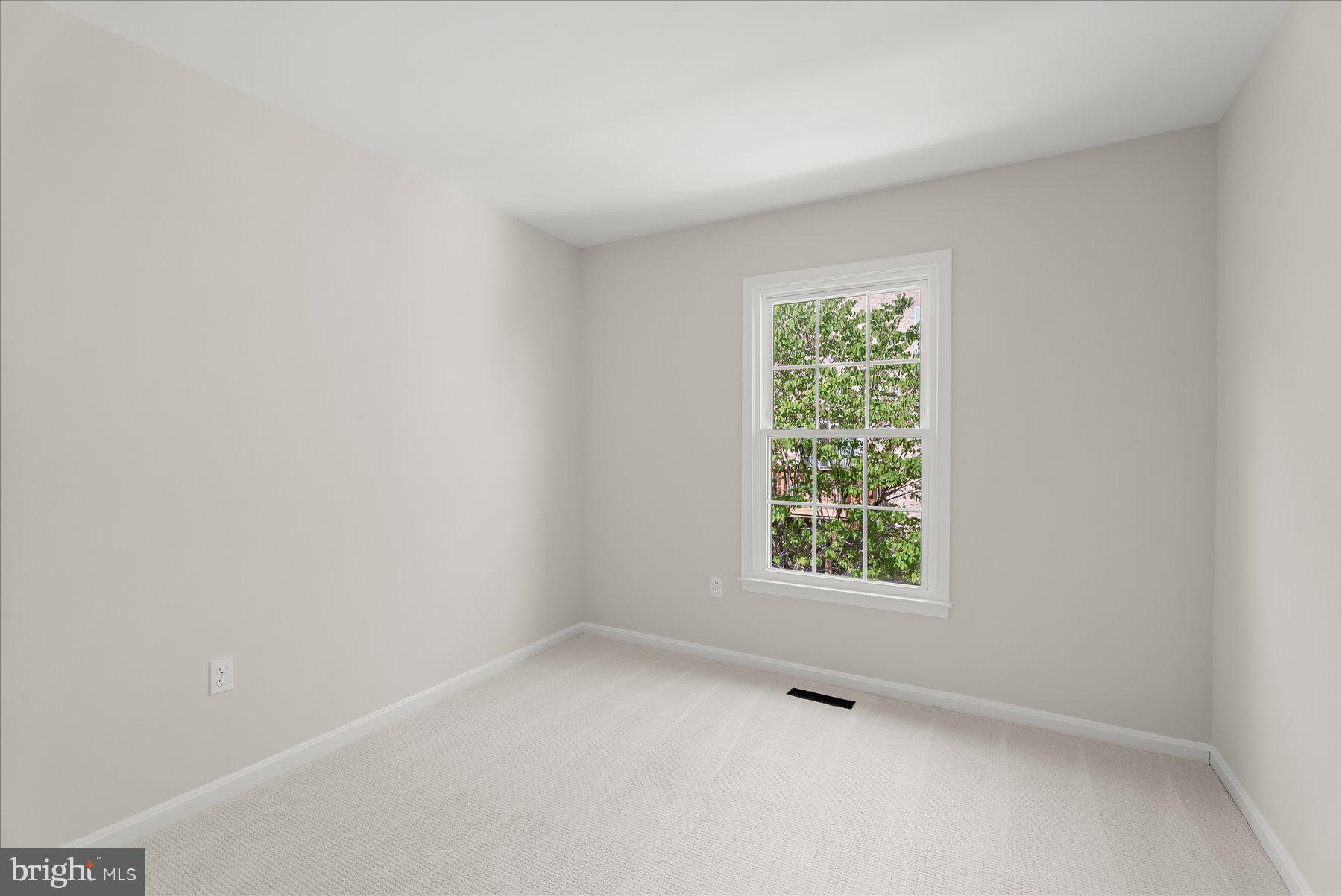 WOODLAND HILLS - Residential