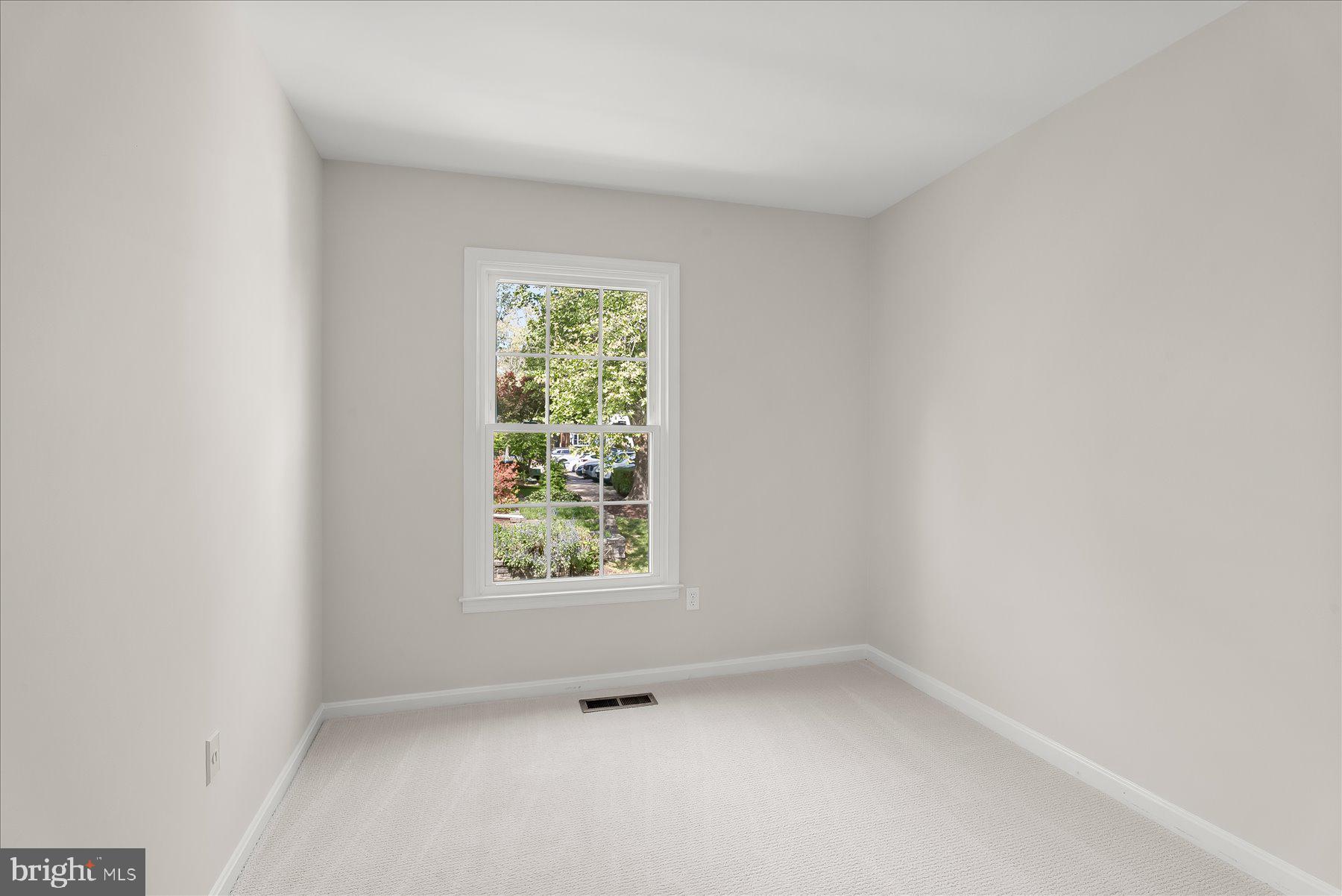 WOODLAND HILLS - Residential