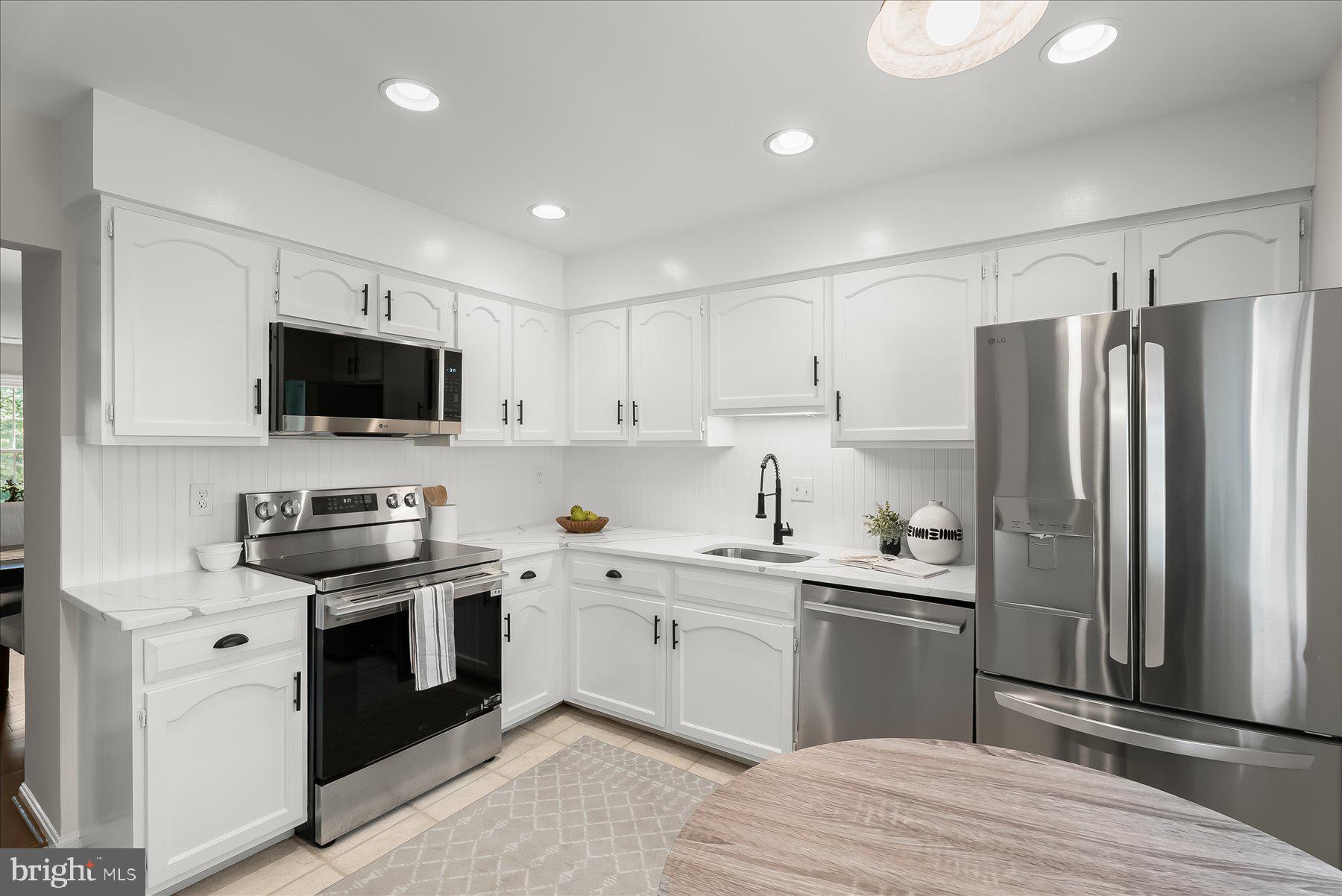 WOODLAND HILLS - Residential