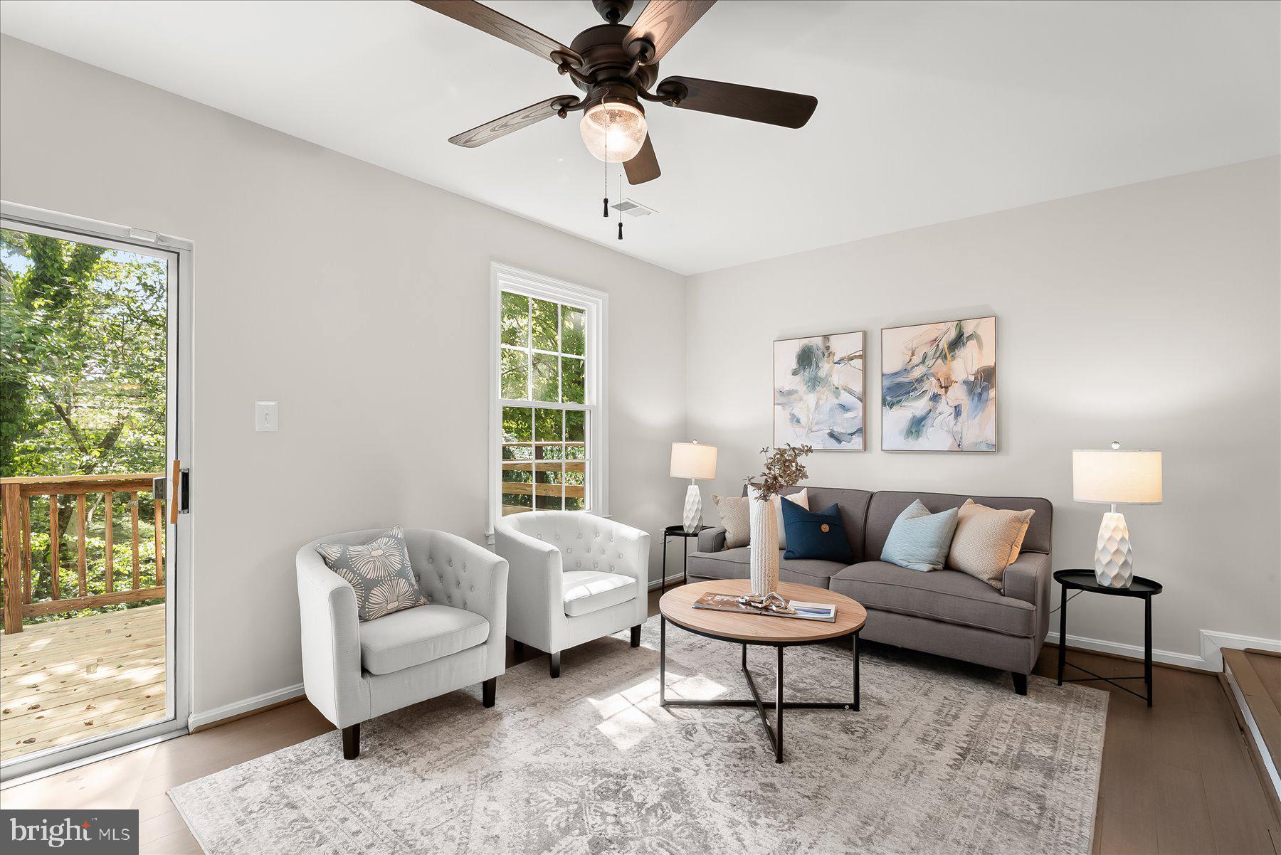 WOODLAND HILLS - Residential