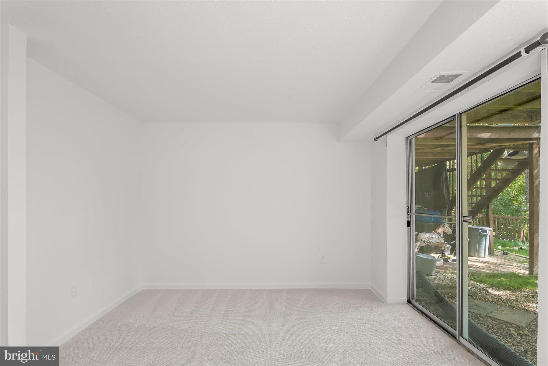 WOODLAND HILLS - Residential