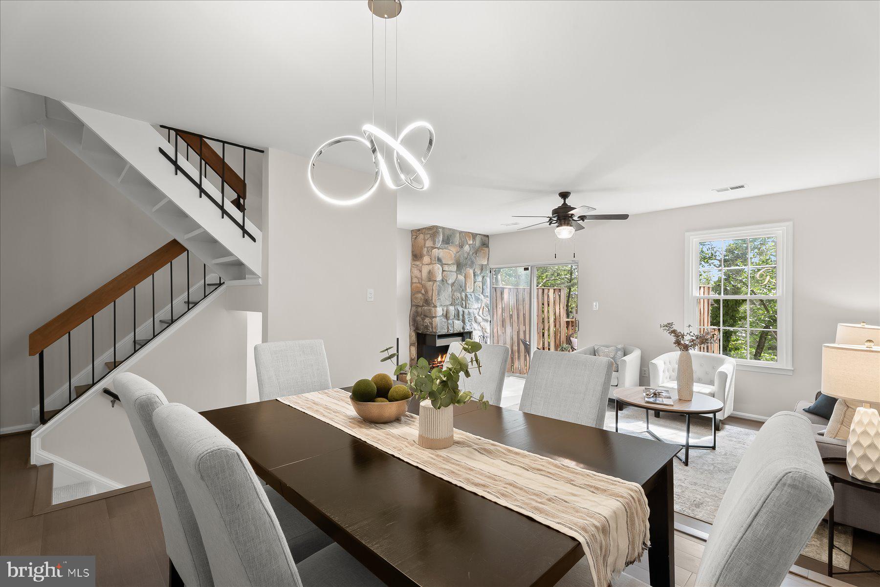 WOODLAND HILLS - Residential