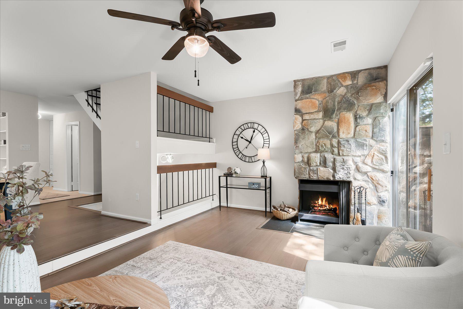 WOODLAND HILLS - Residential