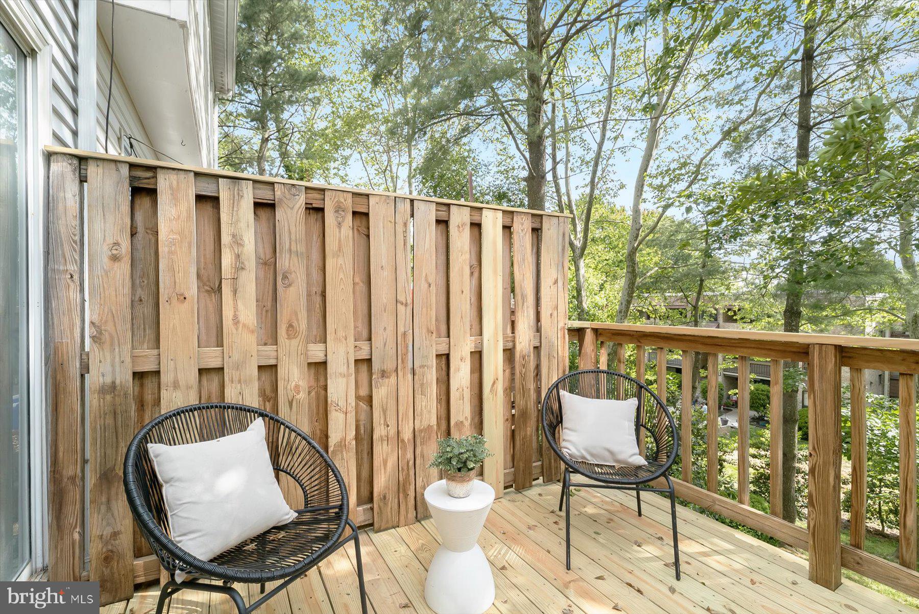 WOODLAND HILLS - Residential