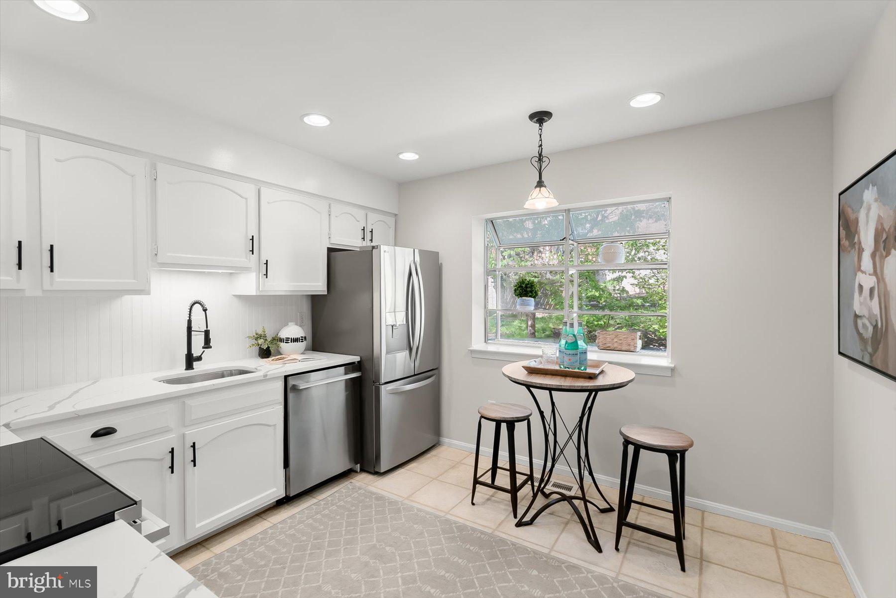 WOODLAND HILLS - Residential