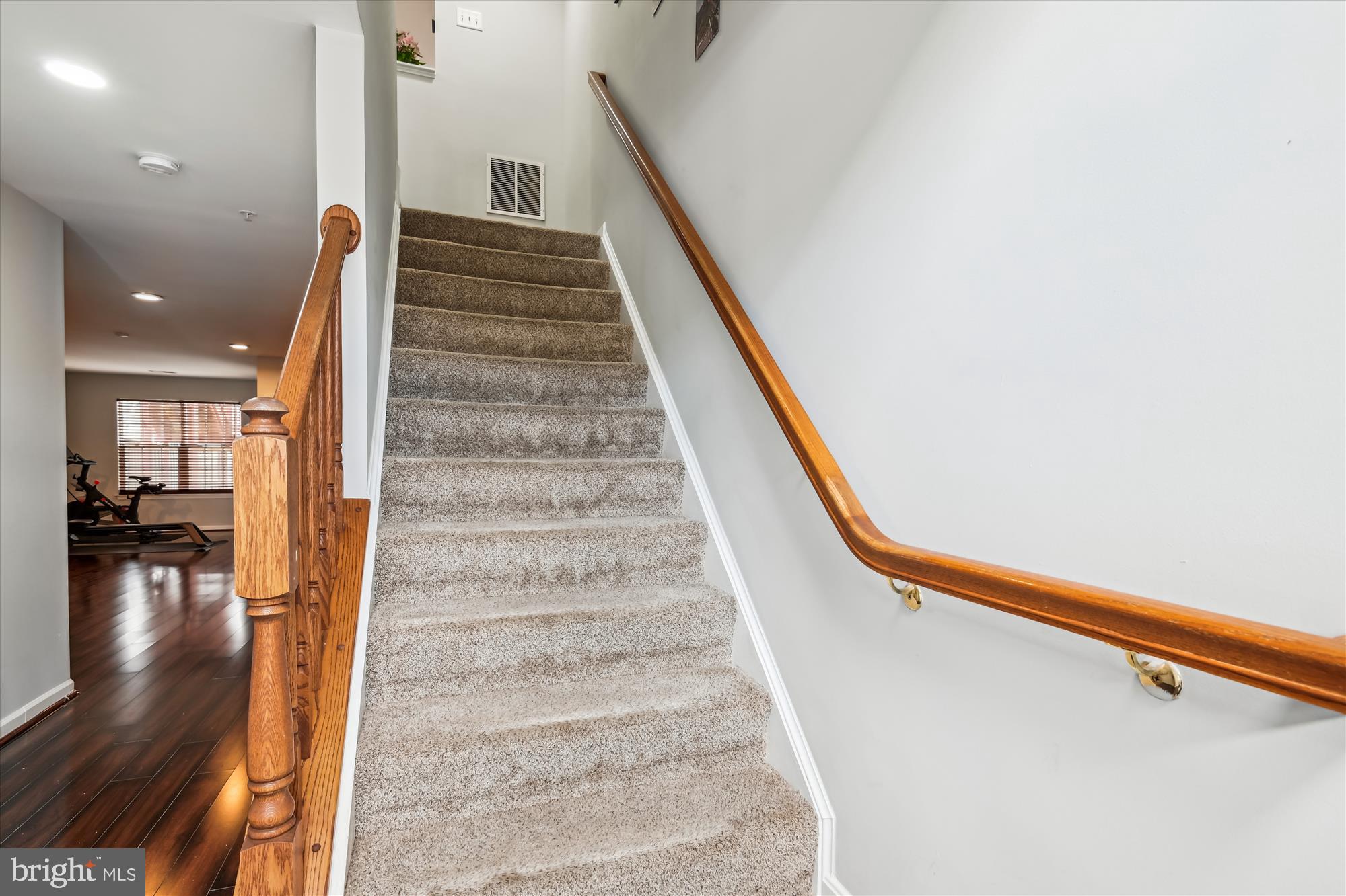 PINEDALE COURTS - Residential