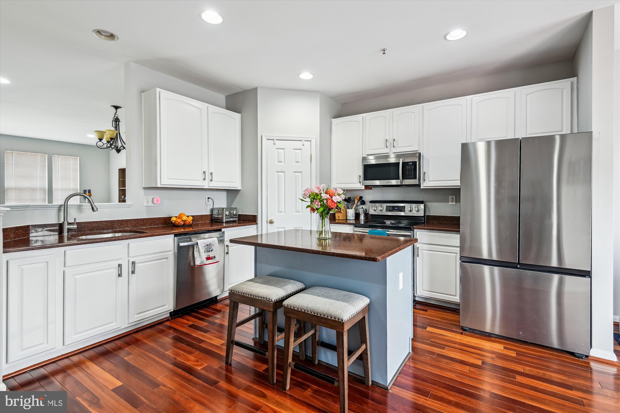 PINEDALE COURTS - Residential