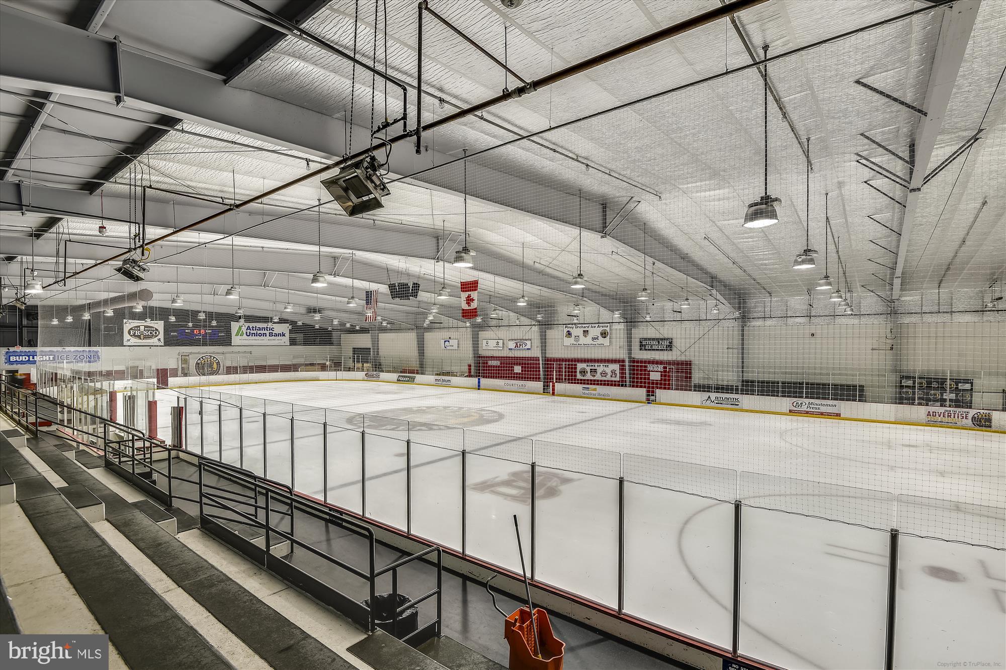 PINEDALE COURTS - Residential