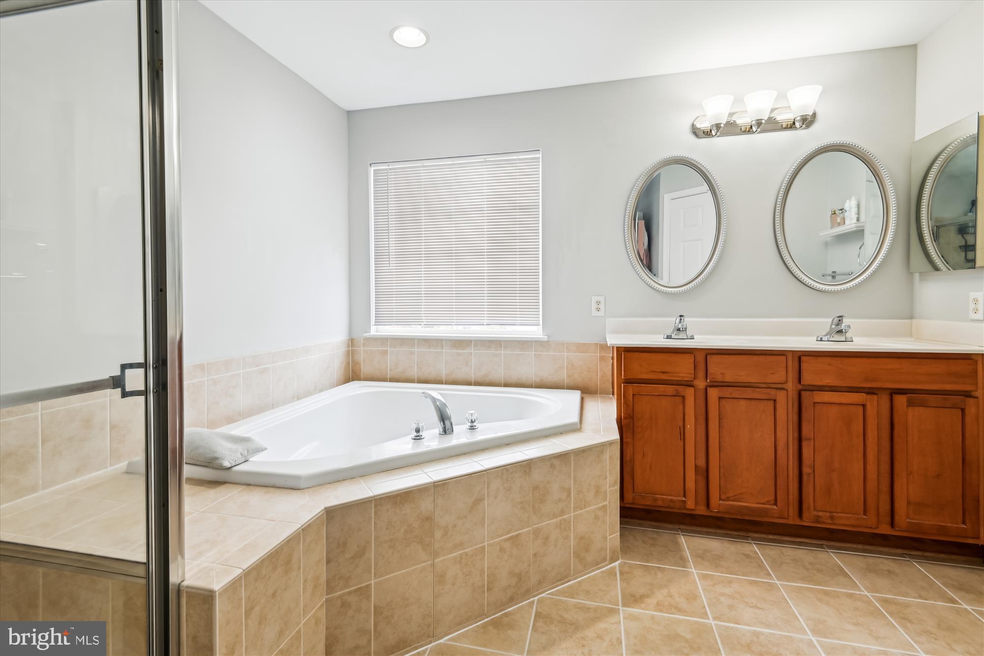 PINEDALE COURTS - Residential