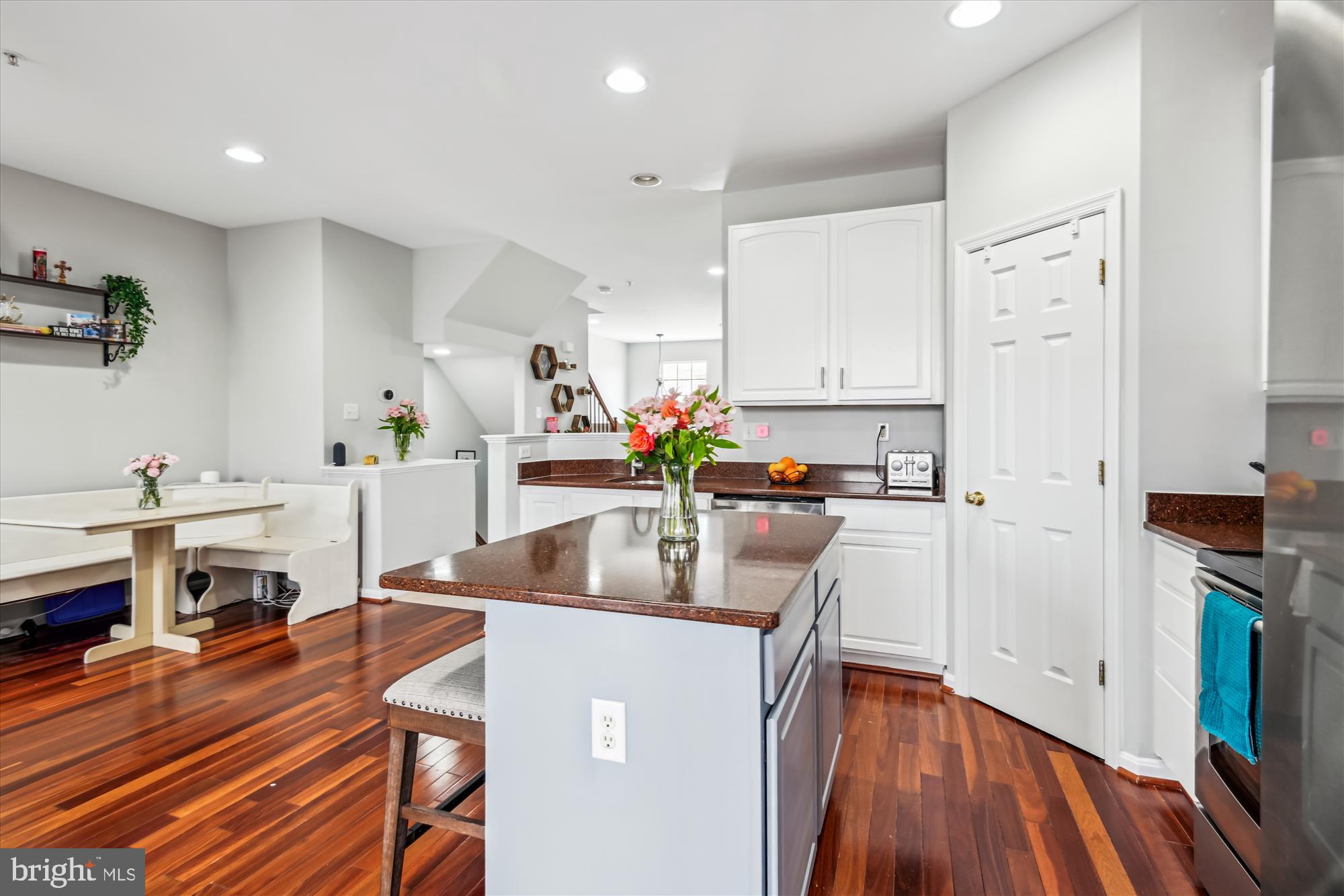 PINEDALE COURTS - Residential