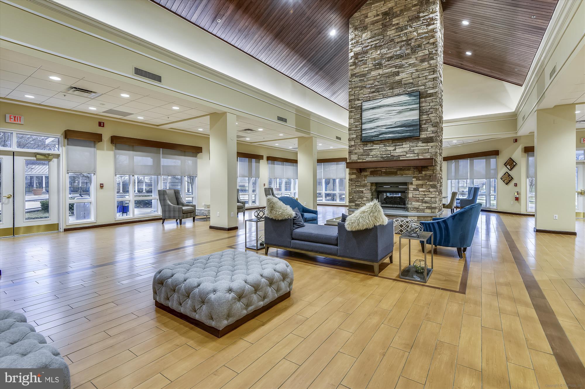 PINEDALE COURTS - Residential