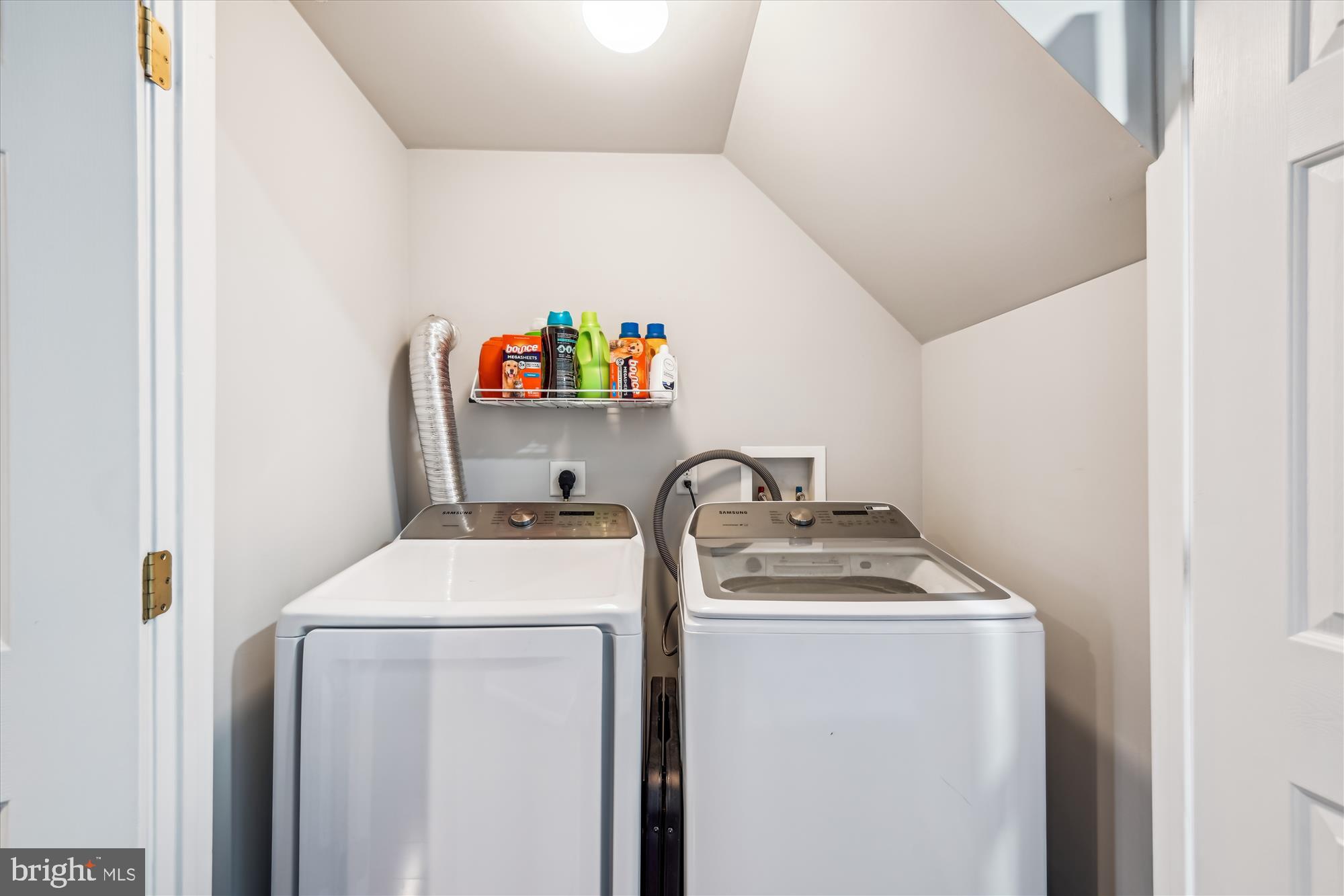 PINEDALE COURTS - Residential