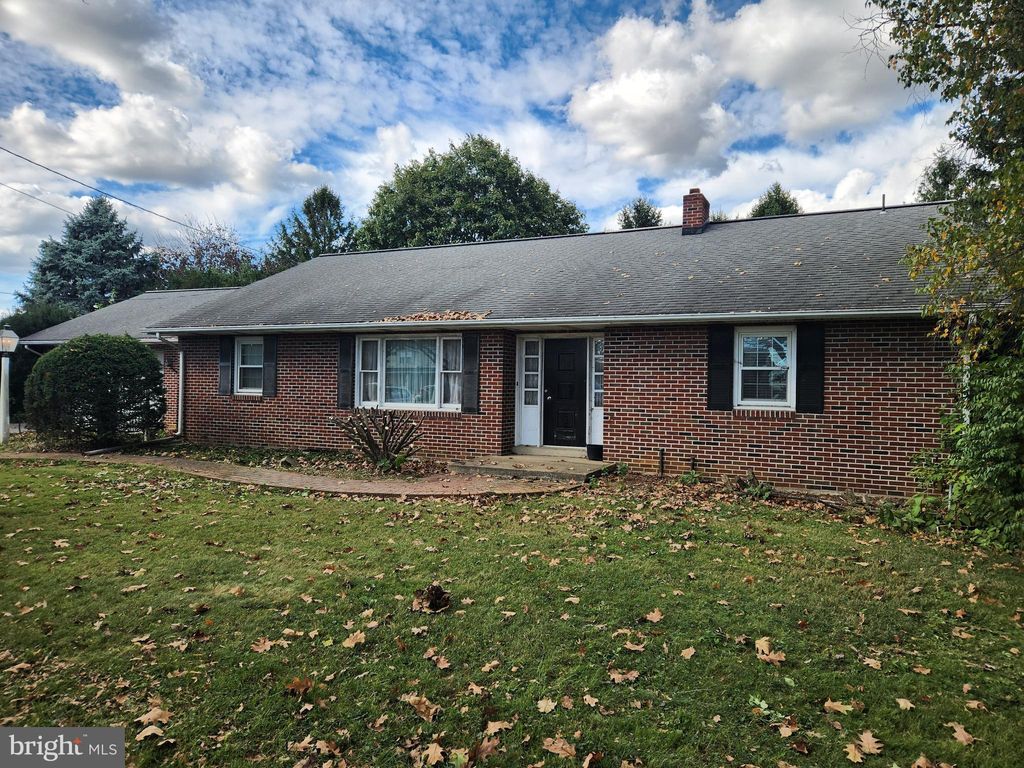Photo of 951 W Main Street, NEW HOLLAND, PA 17557 (MLS # PALA2058884)