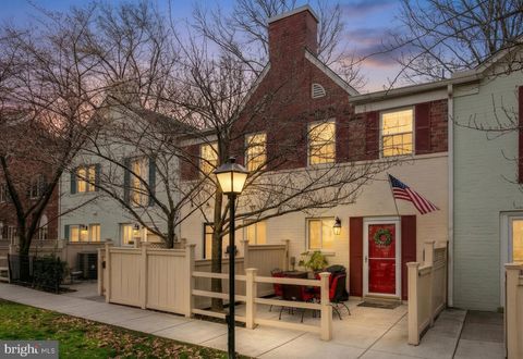 Photo of 1279 N Van Dorn Street N #1279, ALEXANDRIA, VA 22304 (MLS # VAAX2055034)