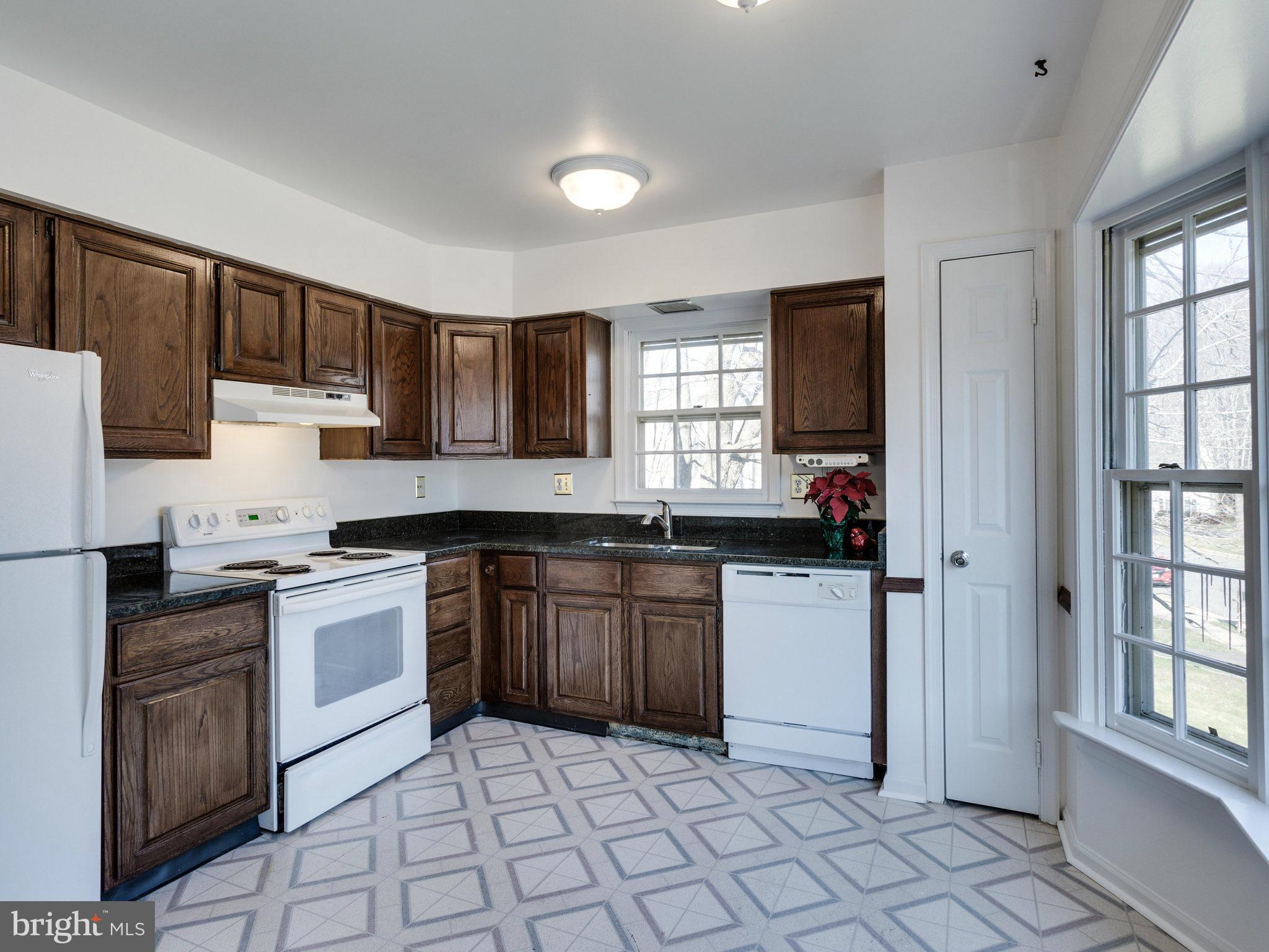 BURKE CENTRE - Residential Lease