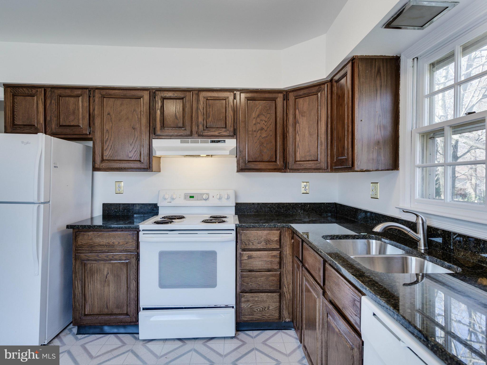 BURKE CENTRE - Residential Lease