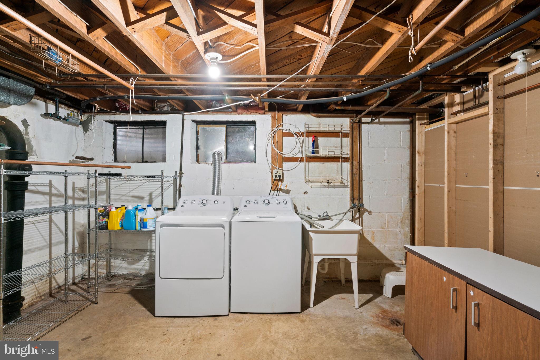 KINGS PARK - Residential Lease