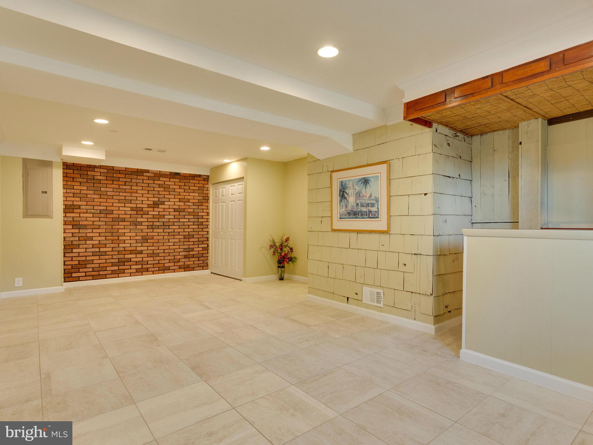 LAKE RIDGE - Residential