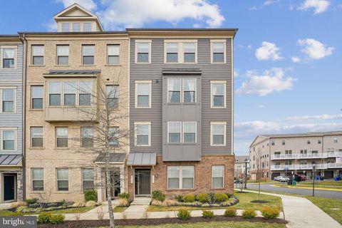 Condo For Sale - 2204 Abboccato Terrace<br/> LEESBURG, VA 20175