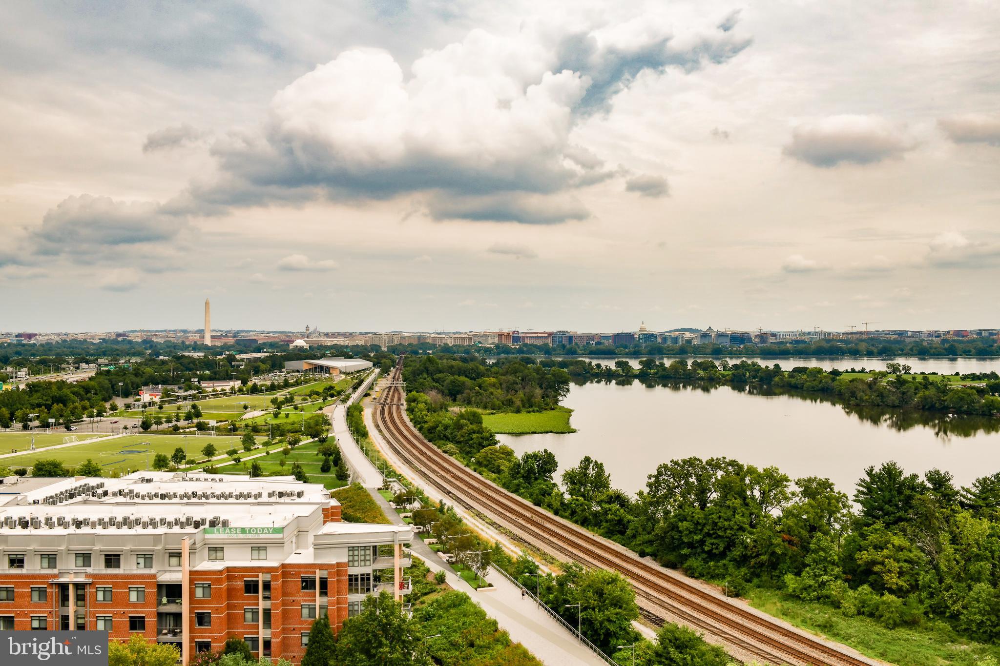 CRYSTAL CITY - Residential Lease