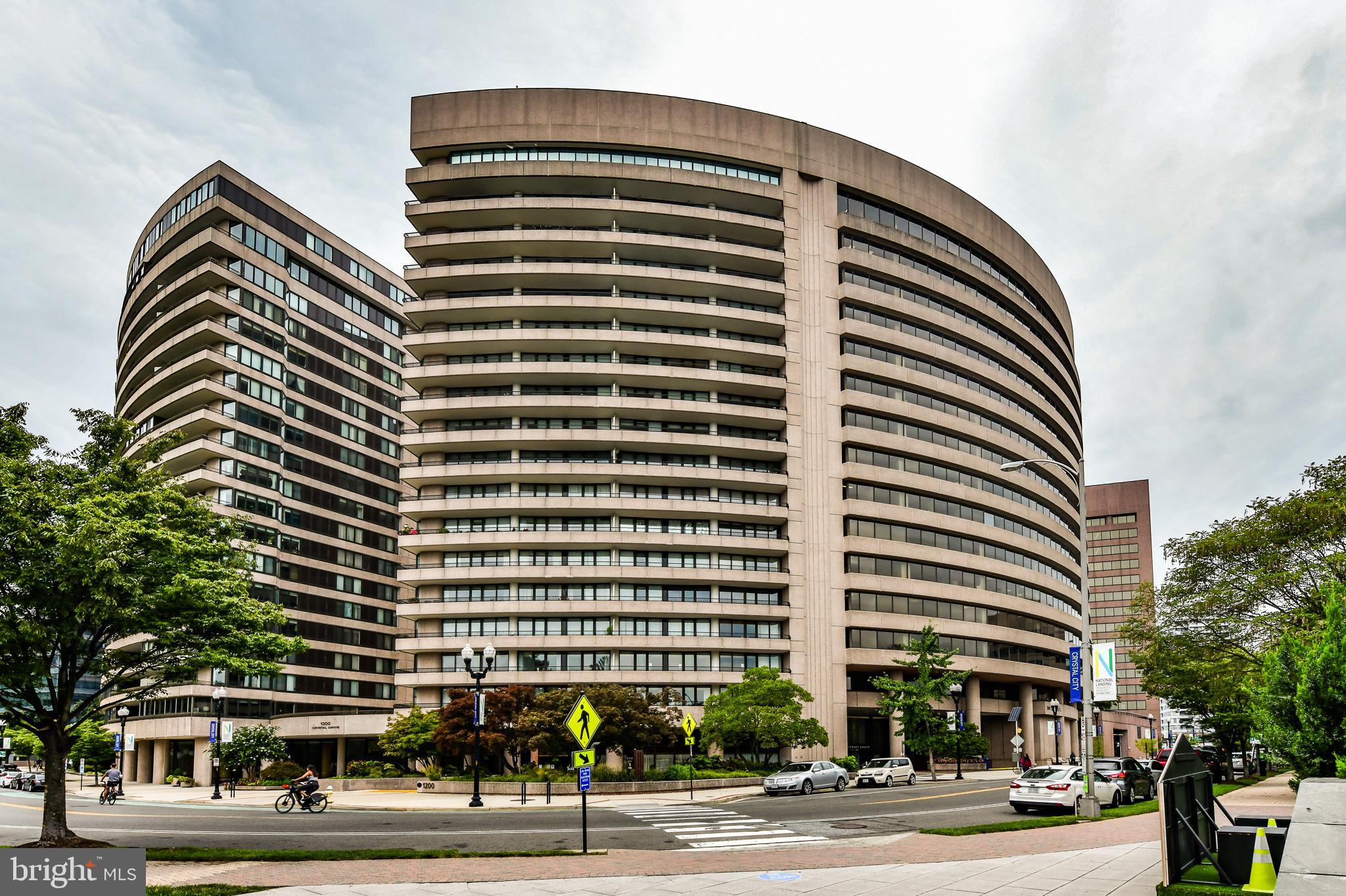 CRYSTAL CITY - Residential Lease