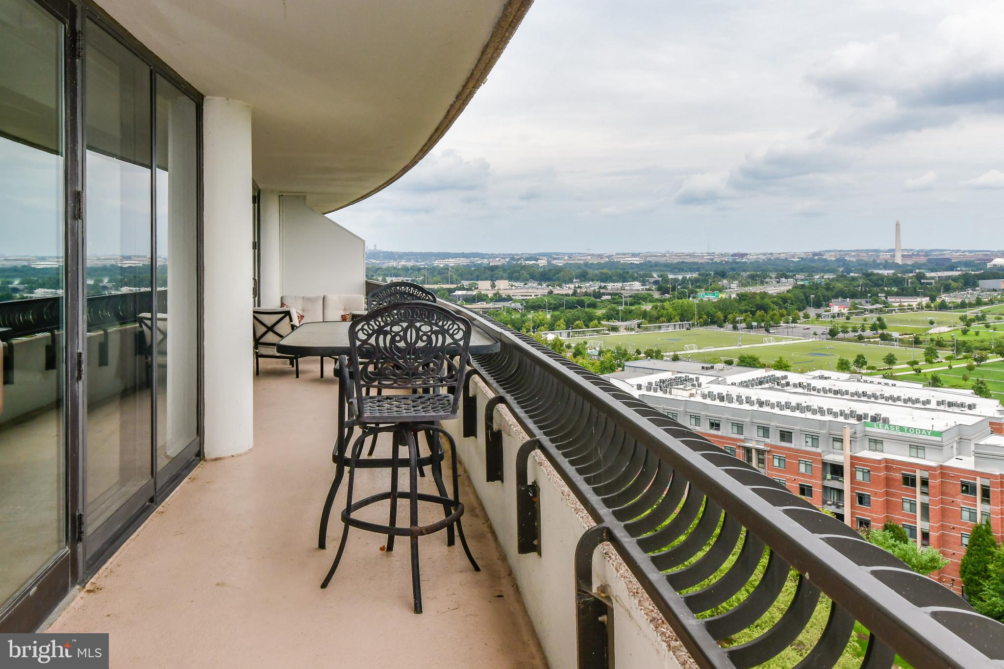 CRYSTAL CITY - Residential Lease