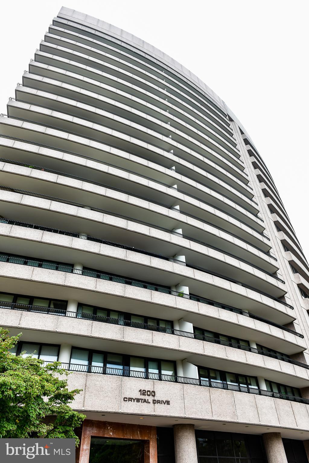 CRYSTAL CITY - Residential Lease