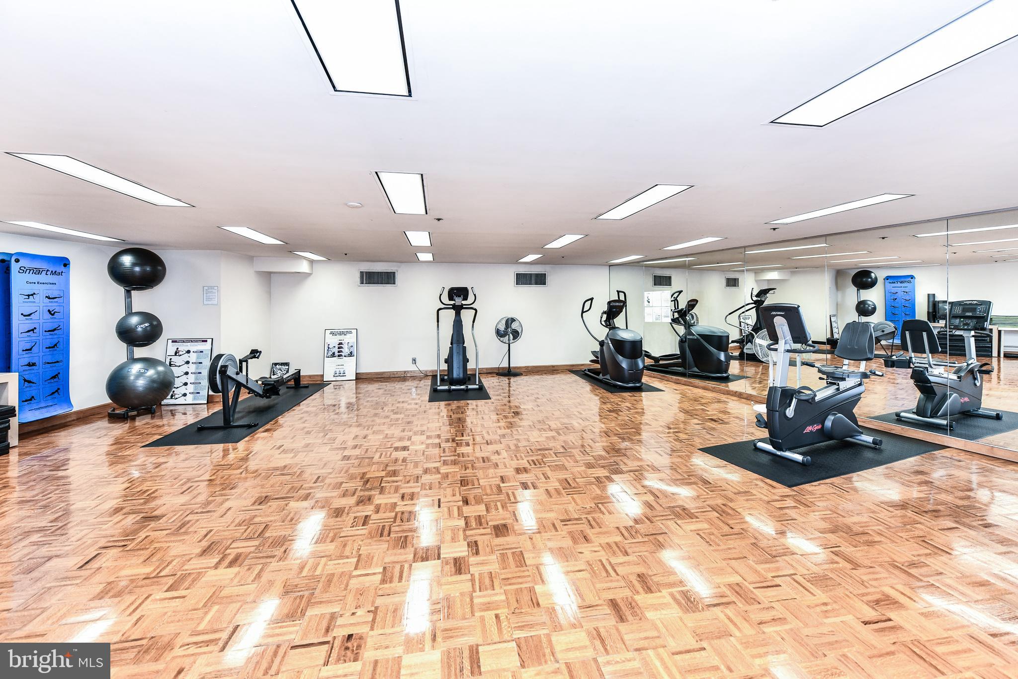 CRYSTAL CITY - Residential Lease