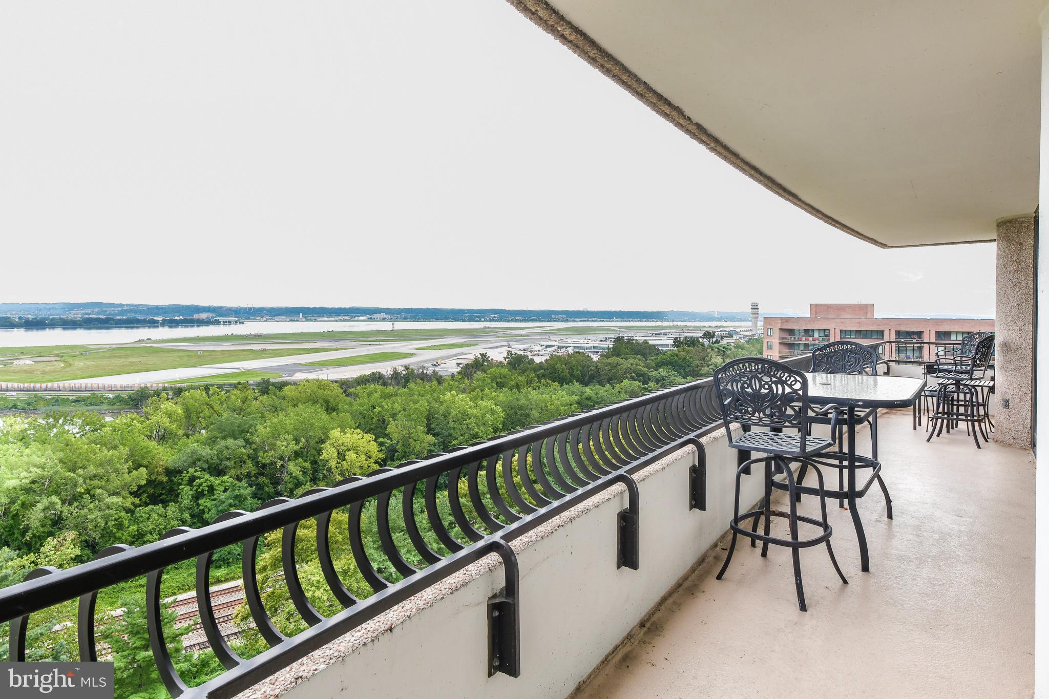 CRYSTAL CITY - Residential Lease